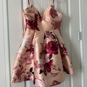 Pink floral dress, with pockets